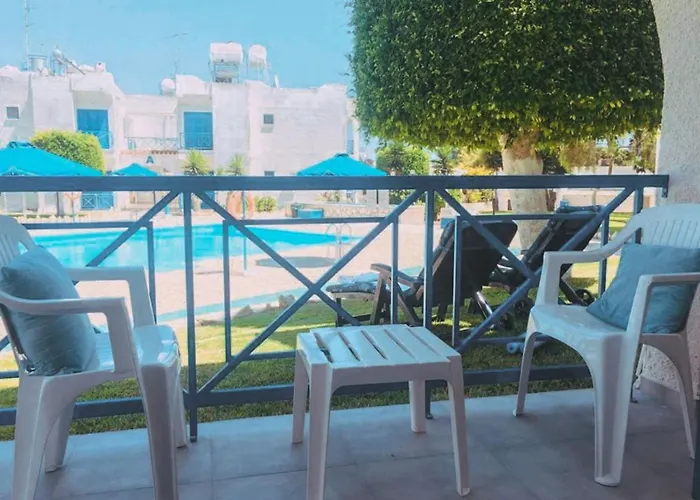 Shelter Next To The Апартаменты Ларнака